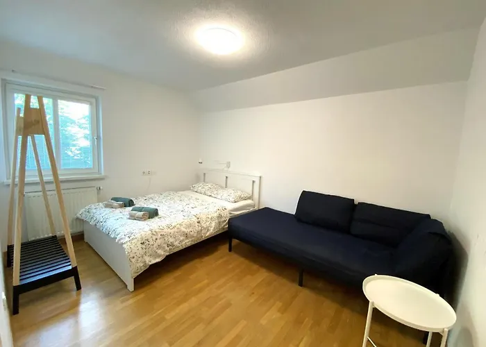 Above アパート *